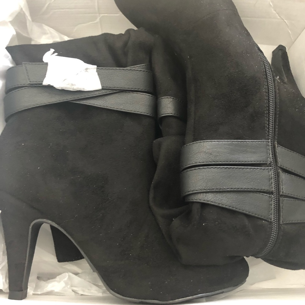 Venus Women’s side zip new black dress heel